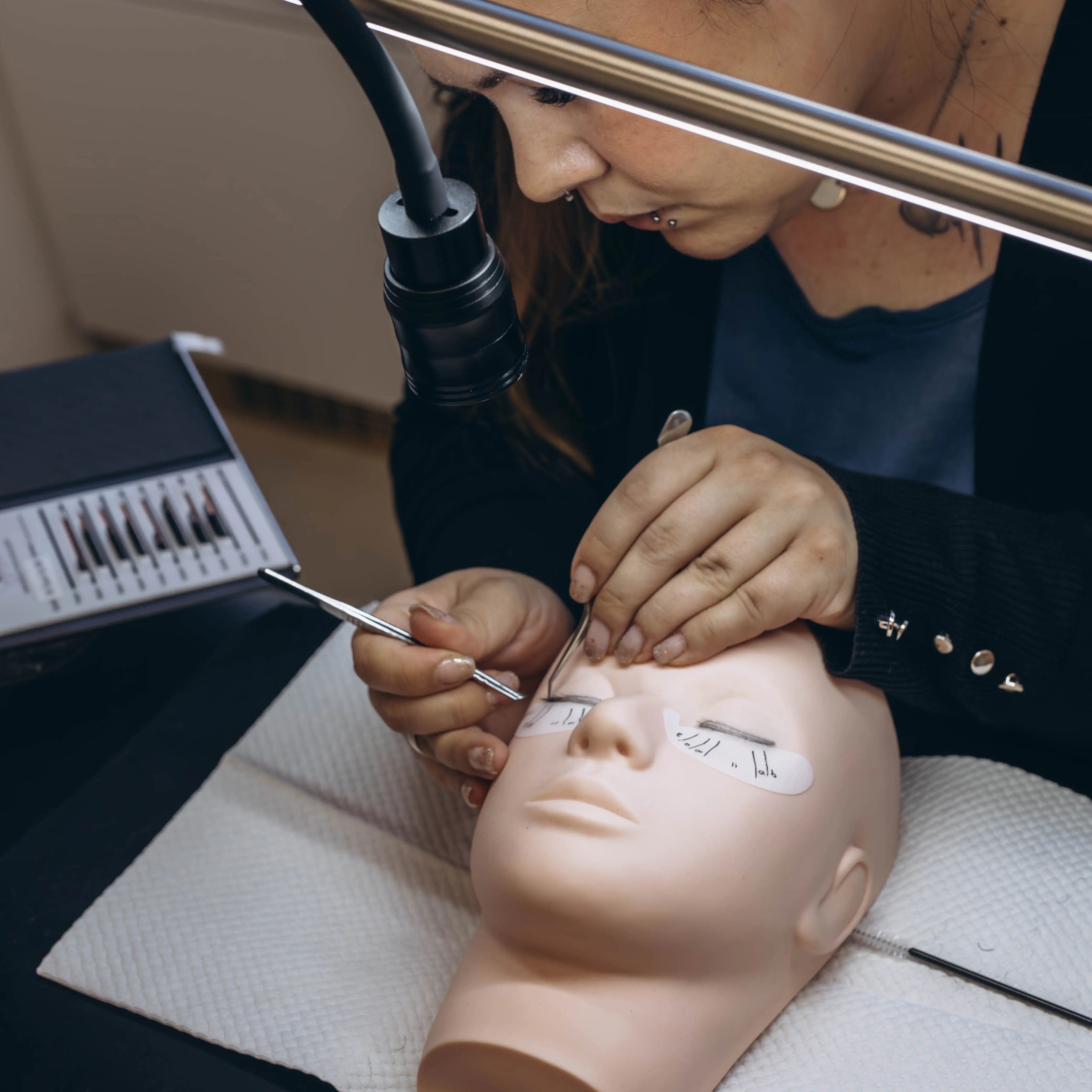 Komplettschulung Naturlook 1:1 + 2D-4D + 5D-10D Mega Volumen + Brow & Lash Lifting