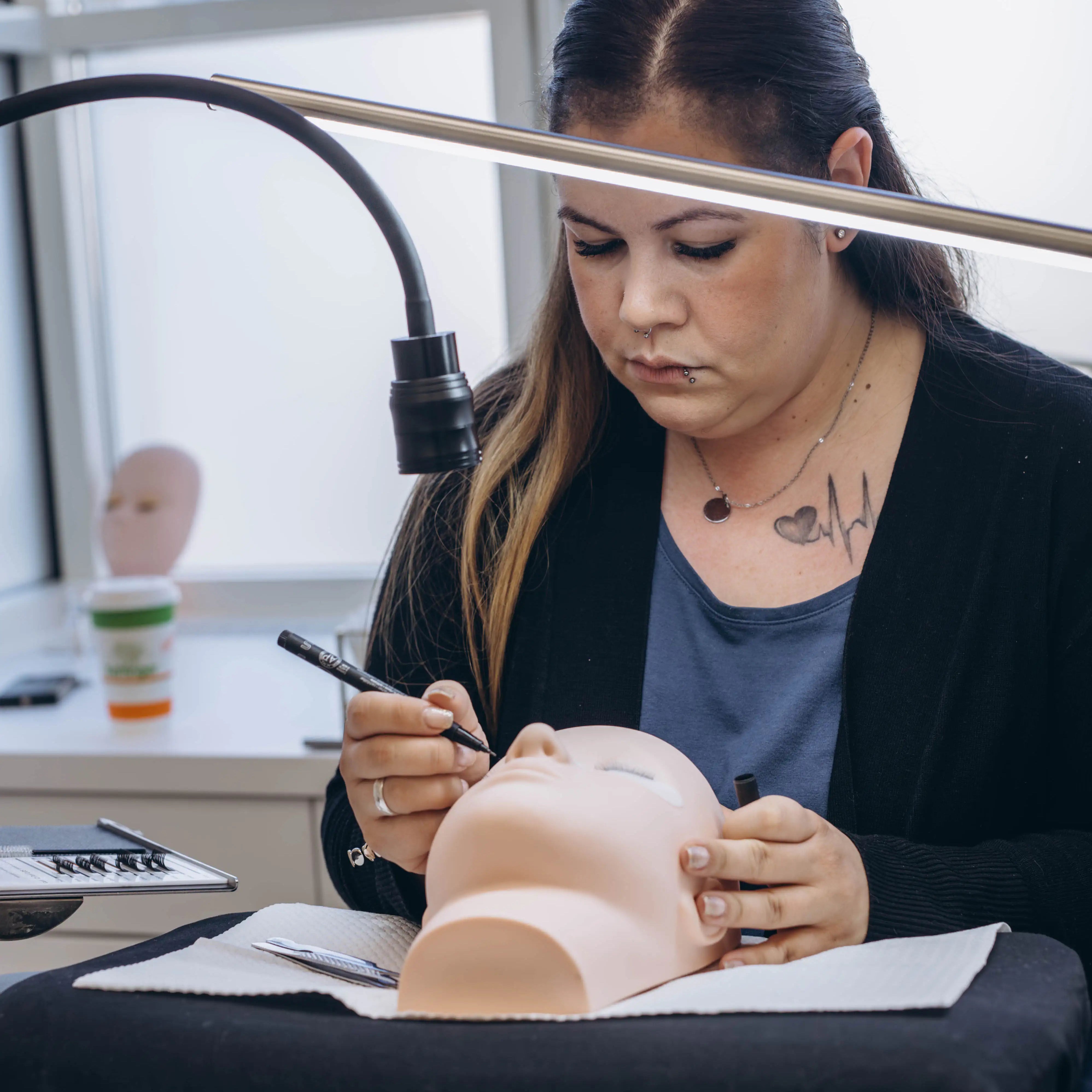 Komplettschulung Naturlook 1:1 + 2D-4D + 5D-10D Mega Volumen + Brow & Lash Lifting