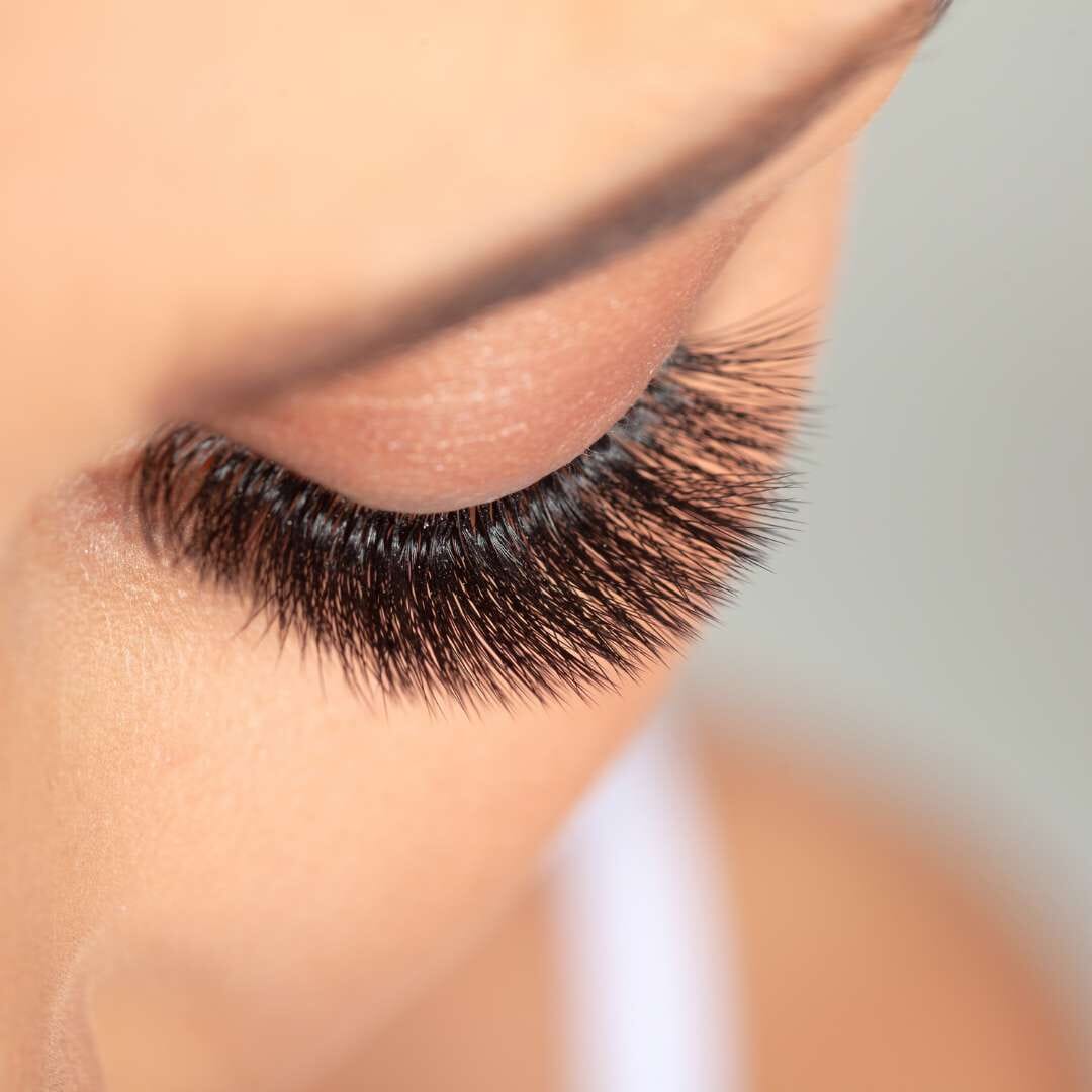 Der Profi-Guide: Wimpernverlängerungen für Stylistinnen
