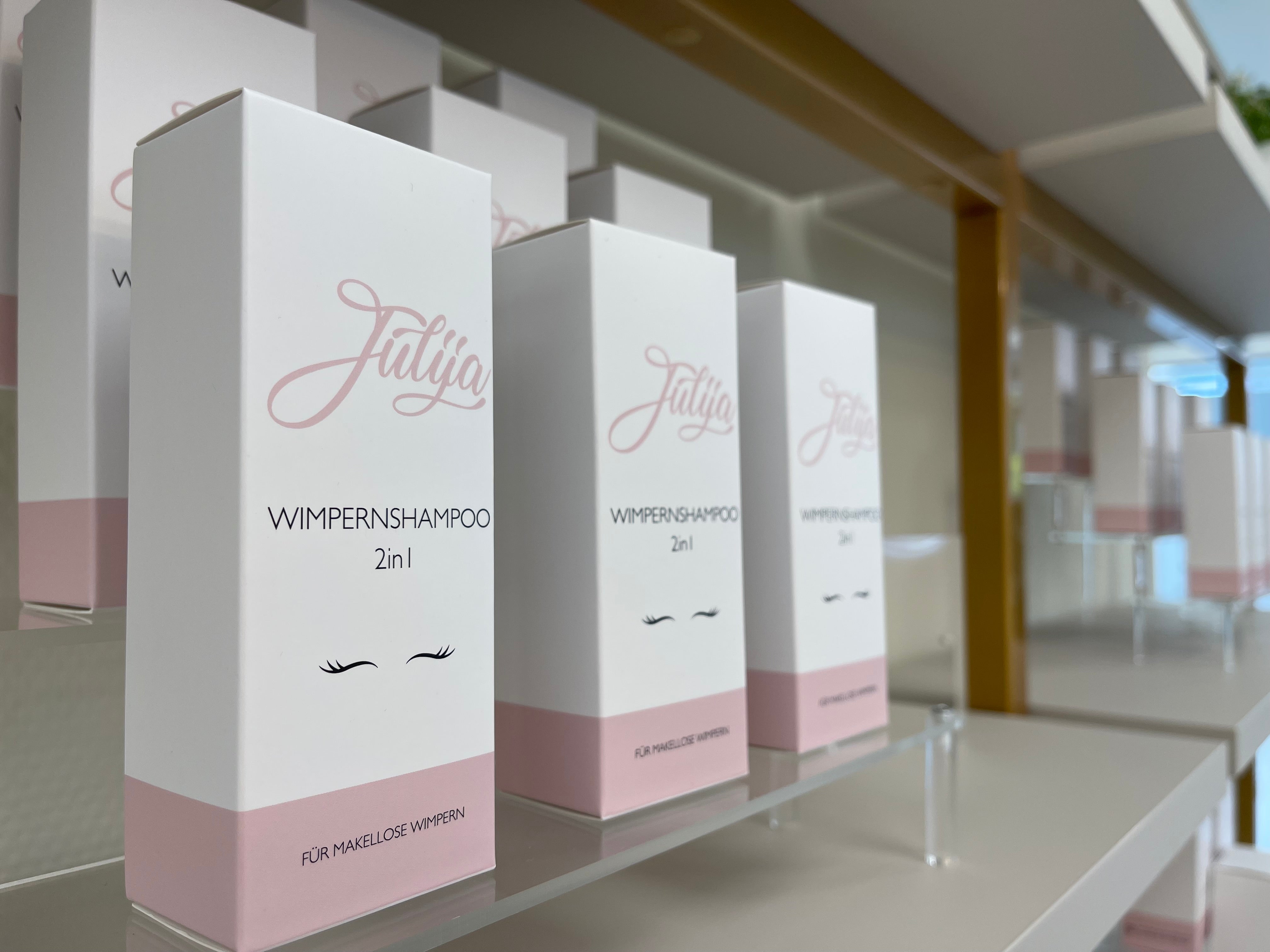 Black Friday Spezial: Wimpernverlängerung Masterclass Gruppenschulung 1:1 Technik & Volumen in Stuttgart