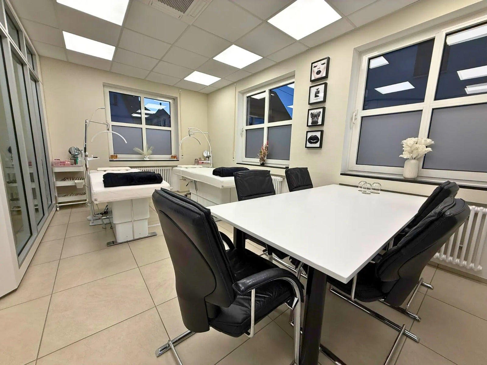 Black Friday Spezial: Wimpernverlängerung Masterclass Gruppenschulung 1:1 Technik & Volumen in Stuttgart